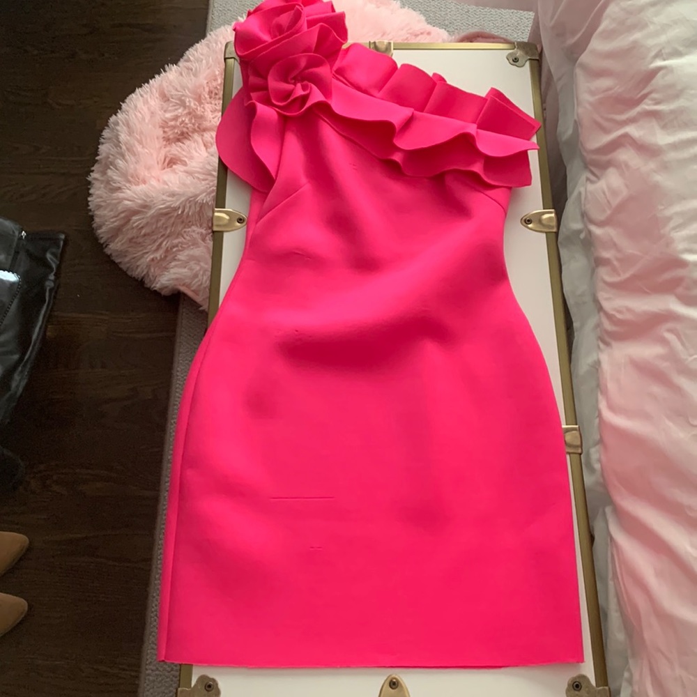Great condition, worn 1, one of my FAV dresses, comfortable scuba material